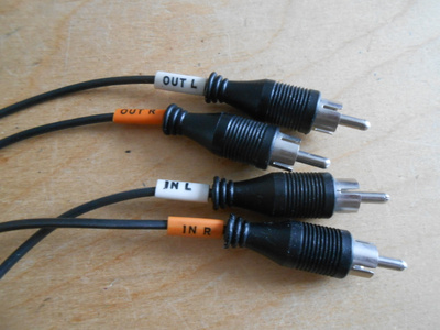 2 x RCA in - 2 x RCA out. Pituus 155cm.