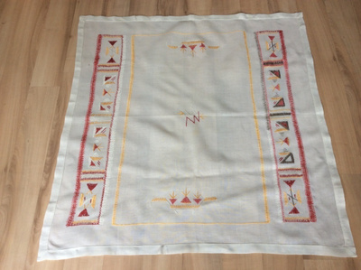 Vintage kirjottu pöytäliina , art deco tyyliä