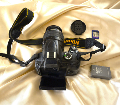 Nikon D5000 kamera (paketti)