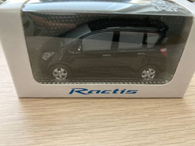 Toyota Verso-S (Ractis) n 1/40-1/43 kokoa. Harvinainen