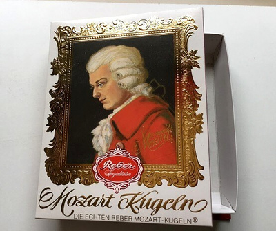 Mozart pahvi rasia
