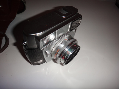 BALDA MATIC SUPER KAMERA laukkunsa kera