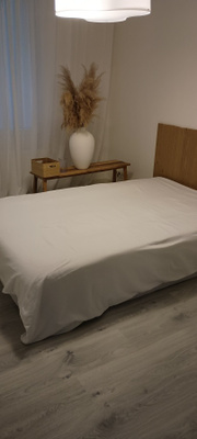 Kirkas valkoinen pussilakana 220x210cm helppo silitettävä