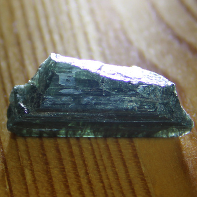 Viitaniemi vihreä turmaliini kide 14.15 karaattia / 24.6 mm