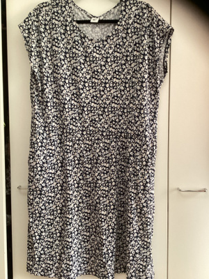Pola hihaton mekko L 44/46