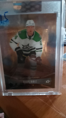 Upper deck autograph Roope hintz!