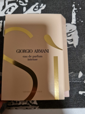 Hajuvesinäyte Armani Si Eau de parfum Intense 2023