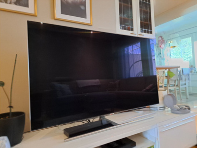 Samsung 55" qled smart tv