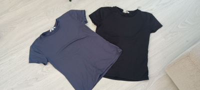 2 kpl mikrokuituisia t-paitoja H&M (M)
