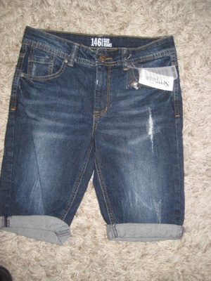 **FARKKU  shortsit, UUSI  koko  146cm *