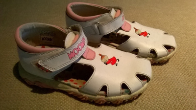 Valkoiset MOOMIN tarrasandaalit, PikkuMyy, koko 27