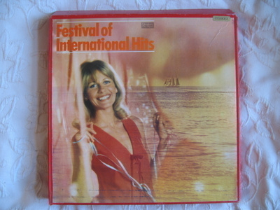 Festival Of International Hits (11 LP-levyn boksi)