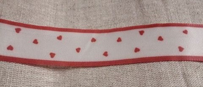 Punavalkoinen sydän nauha n 100cm