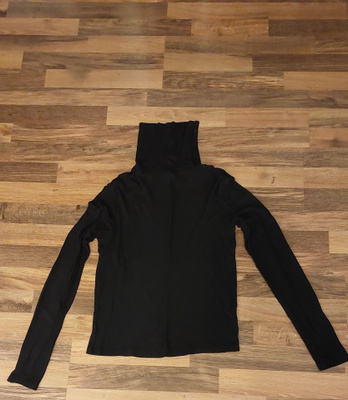 H&M musta poolopaita koko M