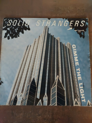 Solid Strangers - Gimme The Light