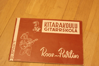 Roos Putilin Kitarakoulu Y1