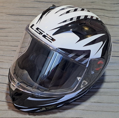 LS2 Arrow -kypärä, koko S, uusi