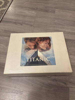 Titanic VHS Collector’s Edition box