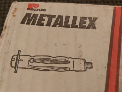 Ruuvitulppa raw plug metallia 5,5-6 cm 38 kpl
