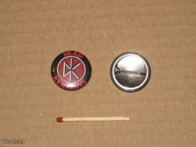 Dead Kennedys rintanappi 1" a5