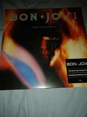 Bon Jovi - 7800° fahrenheit