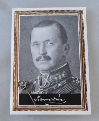 Mannerheim Tasavallan presidentti -kortti ja rintaneula