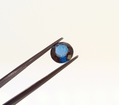 Topaasi "London Blue" 4.55ct Round Brilliant