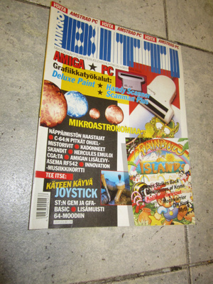 MikroBitti 4/90 + juliste
