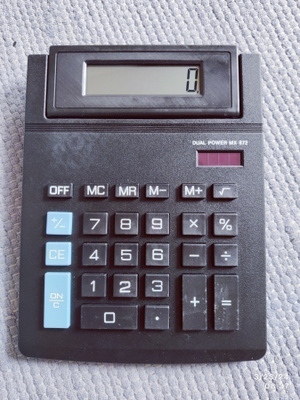 Iso taskulaskin (dual power mx 872)