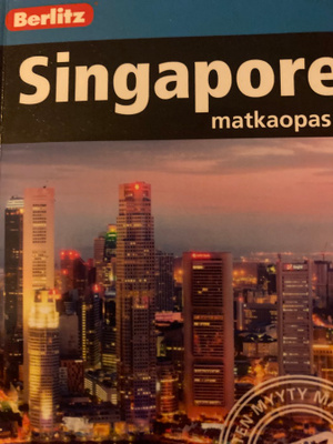 SINGAPORE - MATKAOPAS -  BERLITZ