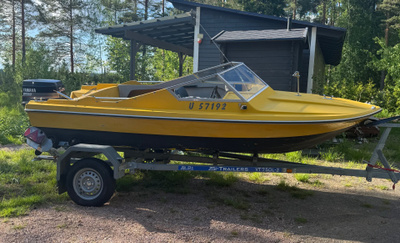 Hirvas 435 vene Yamaha pro 50perämoottori