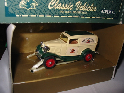 Ertl 1/43 Ford -32 delivery MIB