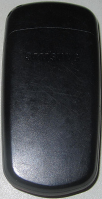 Samsung E2210B (Simpukka, kahdella näytöllä)