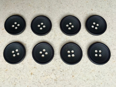 kevyt NAPPI matta musta Ø 19mm 8kpl. 2.40€