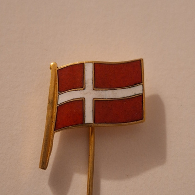 TANSKAN LIPPU NEULAMERKKI