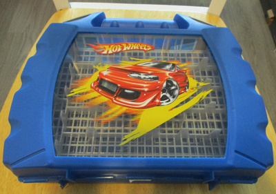 Hot Wheels pikkuautojen keräilysalkku / lokerikko 30 autolle