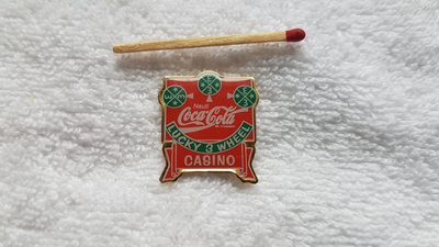 Coca-Cola pinssi, rikki