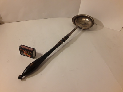 Vanha soppakauha . Pituus 42 cm
