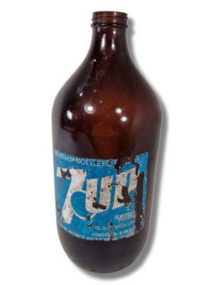 Vanha pullo (Seven-Up Bottlers 2.08 L)