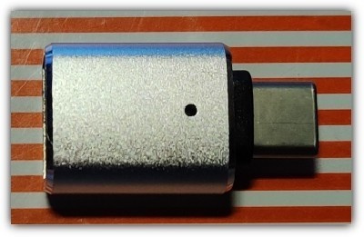 Adapteri: USB type-A laite USB C-type -liitäntään