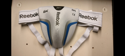 Reebok 6K SR alasuojat munasuojat