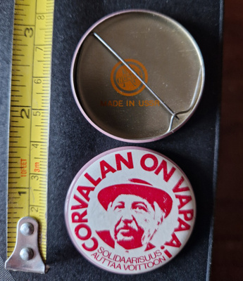 Corvalan On Vapaa.Vintage Rintamerkki