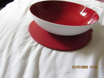 Tupperware Allegra kulhot 7,4dl, puna-valkoinen, uusi