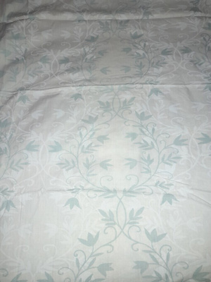 Vaaleansiniset koukerot valkoisella pohjalla verhot 150x230c