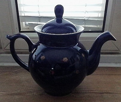 Teekannu Bronnitsy Porcelain made in USSR. Ja