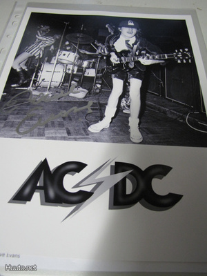 AC / DC PROMOKUVA DAVE EVANS NIMMARILLA !