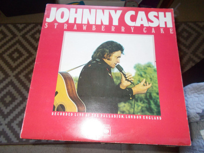 VINYYLI ALBUMI JOHNNY CASH ** STRAWBERRY CAKE **