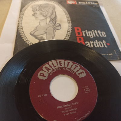 7"  Brigitte Bardot sinkkuja 3kpl