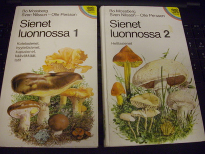 Mossberg : Sienet luonnossa osat 1 ja 2 ( Sis. postikulun )