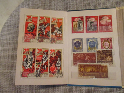 CCCP kansio jossa 32 kpl postimerkkiä 1966-1980